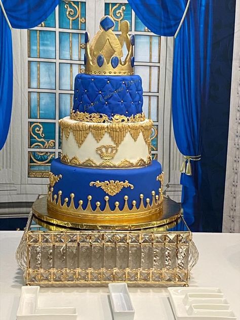 Royal Blue And Gold Cake, Blue Baby Shower Cake, Royal Blue Cake, Royal Blue Wedding Theme, Funny Dad Birthday Cards, Birthday Cake Write Name, Black And Gold Cake, Sweet 15 Party Ideas Quinceanera, Sweet 15 Party Ideas