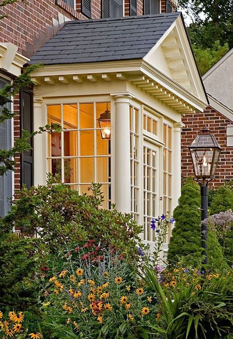 Enclosed Front Porches, Cape Cod House Exterior, Sas Entree, Ranch House Designs, Balkon Decor, Building A Porch, Home Door Design, Exterior Renovation, Cape Cod House