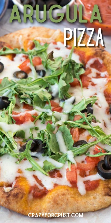 Arugula Flatbread Pizza, Arugula Pizza Recipes, Pizza With Arugula, Arugula Pizza, White Pizza Recipes, Onion Pizza, Arugula Recipes, Delicious Pizza Recipes, Pizza Salad