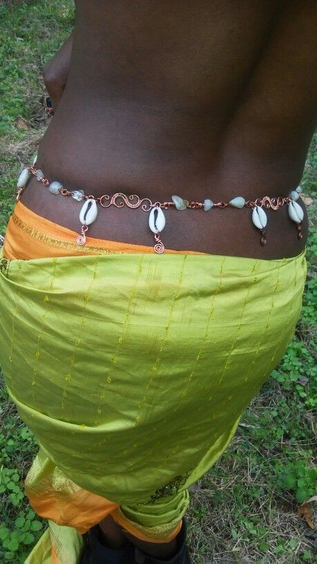 Waist Beads With Shells, Cowrie Shell Waist Beads, Shell Waist Beads, Waste Beads, Waist Beads African, Dope Jewelry Accessories, Waist Jewelry, Headpiece Diy, Cowry Shell