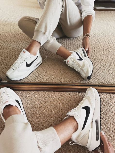 Stylin By Aylin, Pastel Sneakers, Wardrobe Challenge, Athleisure Looks, Outfits Of The Week, Nike Sneakers Women, Womens Tennis Shoes, How To Mix, Weekly Outfits