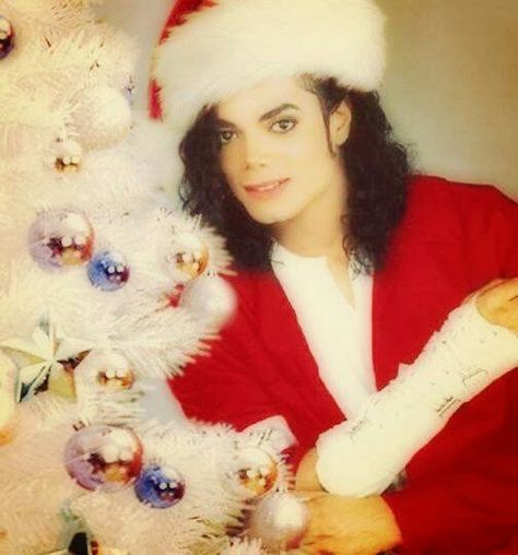 MJ Michael Jackson Christmas, Michael Jackson Art, Joseph Jackson, Michael Jackson Pics, King Of Pop, City Hunter, Jackson Family, The Jacksons, King Of Kings