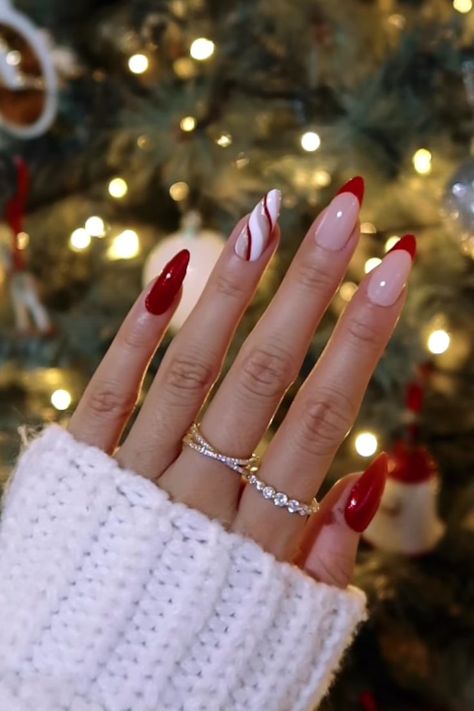 christmas nails Line Nail Designs, Red Nail Art Designs, December Nails, Red Christmas Nails, Holiday Nail Designs, Nails Aesthetic, Lines On Nails, Christmas Nails Acrylic, Festival Nails