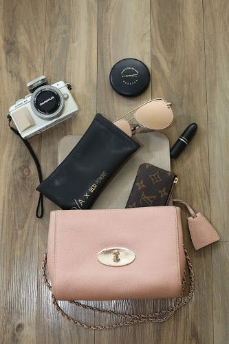 What's In My Bag // Mulberry Lily | El Willmer Mullbery Bags, Mac Hue, Mulberry Lily, Turning 25, Desi Perkins, Key Purse, What's In My Bag, Everywhere I Go, Mulberry Bag