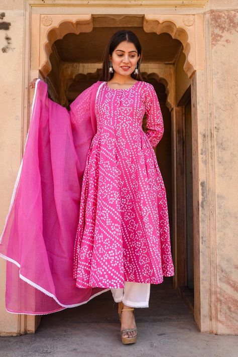 Western Kurti, Kurti Styles, Indian Kurti Designs, Bandhani Dress, Indian Outfits Lehenga, Casual Frocks, Simple Kurta Designs, Simple Kurti Designs, Casual Indian Fashion