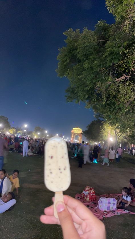 #indiagate #icecream #night #aesthetic Aesthetics Night, India Gate, Night Aesthetic, Gate, India, Travel, Quick Saves