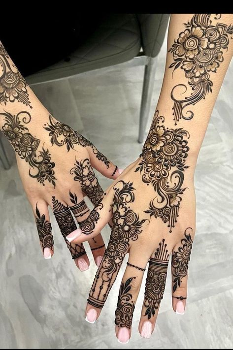 Henna Designs Intricate, Henna Patterns Hand, Henna Designs Arm, Henna Sleeve, Traditional Henna Designs, Wedding Henna Designs, Henna Designs Back, Henna Flower Designs, Inai Pengantin