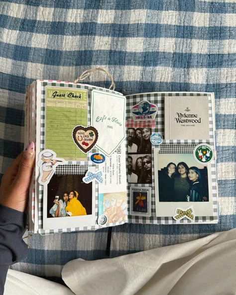 scrapbook sundays!! Small Scrapbook Ideas, Scrapbook Prompts, Journal Book Design, Travel Journal Prompts, Living Journal, Small Scrapbook, Journal Decor, Cute Scrapbooks, Scrapbook Collage