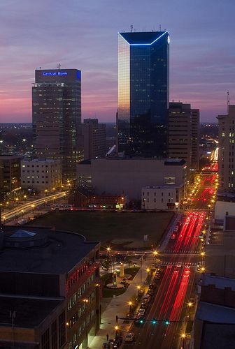 Lexington, KY - Spent time here in early 2015. People who bitch about NE clearly have not been here! Just as flat with fewer tall buildings. Kentucky Girl, Lexington Home, Kentucky State, My Old Kentucky Home, Kentucky Home, Lexington Kentucky, Lexington Ky, University Of Kentucky, Kentucky Wildcats