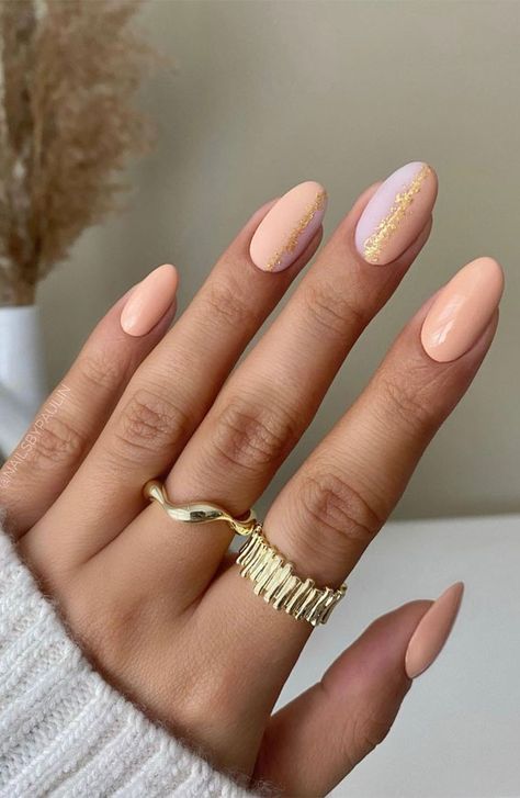 Colour Nail Ideas, Nail Ideas Designs, Peach Colored Nails, Color Melon, Silver Nail Designs, Peach Nails, February Nails, Spring Nail Trends, Almond Nails Designs