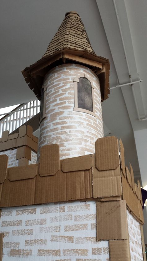 Castle Turrets Diy, Cardboard Hogwarts Castle, Castle Props Diy, Castle Parade Float, Castle Trunk Or Treat, Cardboard Castle Diy, Hoco Floats, Cardboard Fort, Cardboard Box Castle