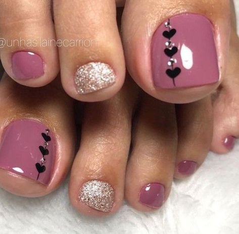 Heart Pedicure, Toes Nails Designs, Toes Nails Ideas, Toes Nails Colors, Toe Nails Ideas, Toe Nails Designs, Pedicure Tradicional, Toe Nail Ideas, Toe Nail Design