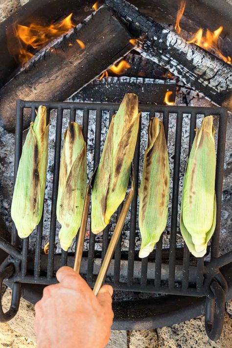 Soft, juicy, and bursting with flavor, this husk-on technique is the absolute best way to grill corn on the cob! Corn In The Oven, Grilled Corn Recipes, Oven Roasted Corn, Shucking Corn, Grilled Sweet Corn, Grilled Corn On The Cob, Seasoned Corn, Mexican Corn Salad, Grilled Corn Salad