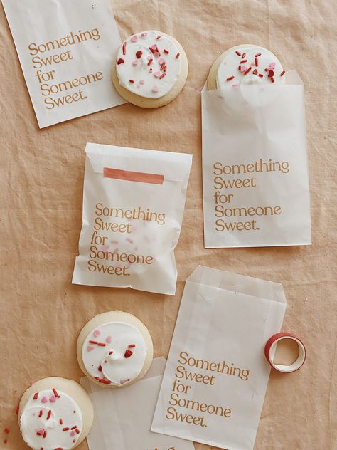 Cute Cookie Packaging Ideas, Baking Business Packaging, Cute Bakery Packaging, Packaging For Cookies, Dessert Packaging Ideas, Baked Goods Packaging, Dessert Branding, Baking Branding, Packaging Cookies