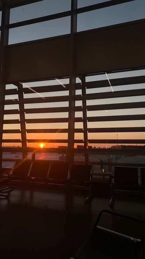 Sunset in airport is different kind of sunset. #airport #aesthetic #sunset #summer #vibecheck #travel #freedom #flying #airportphotos #planes La Airport Aesthetic, Driving To The Airport At 5 Am Aesthetic, Sunset Airport, Airport Vibes, Mind Movie, Plane View, Perfect Symmetry, Airport Aesthetic, In Airport