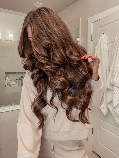 Iron Curled Hair, Curly Iron Hairstyles, Curly Hair For Prom, Curly Hair Curling Iron, Thermal Hairstyles, Basic Curls, Curls With Curling Iron, Type Of Curls, Curling Iron Curls