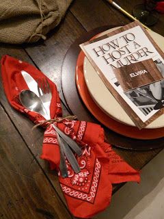 Western Table Settings Ideas, Western Theme Dinner Party, Cowboy Tablescape, Cowboy Dinner Party, Western Dinner Party, Western Theme Party Food, Theme Dinners Ideas, Western Christmas Party, Dinner Party Place Settings