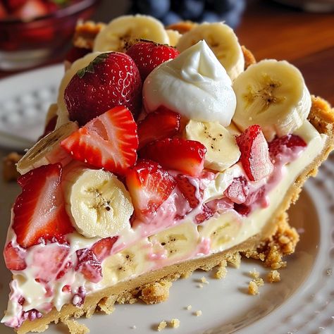 Strawberry Banana Cheesecake Bliss Strawberry Banana Cakes, Cheesecake Base, Strawberries And Bananas, Strawberry Cheesecake Recipe, Banana Cheesecake, Strawberry Dessert Recipes, Classic Cheesecake, Random Aesthetics, Strawberry Desserts