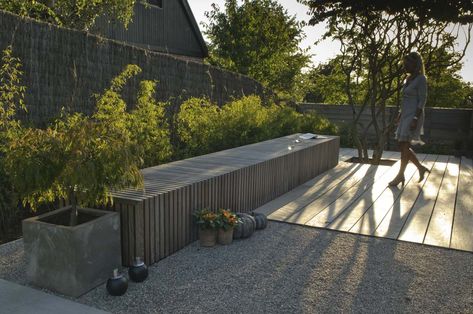 Contemporary Landscape Design, Areas Verdes, Van Damme, Garden Architecture, Have Inspiration, Landscape Plans, Garden Seating, Wooden Bench, Modern Landscaping