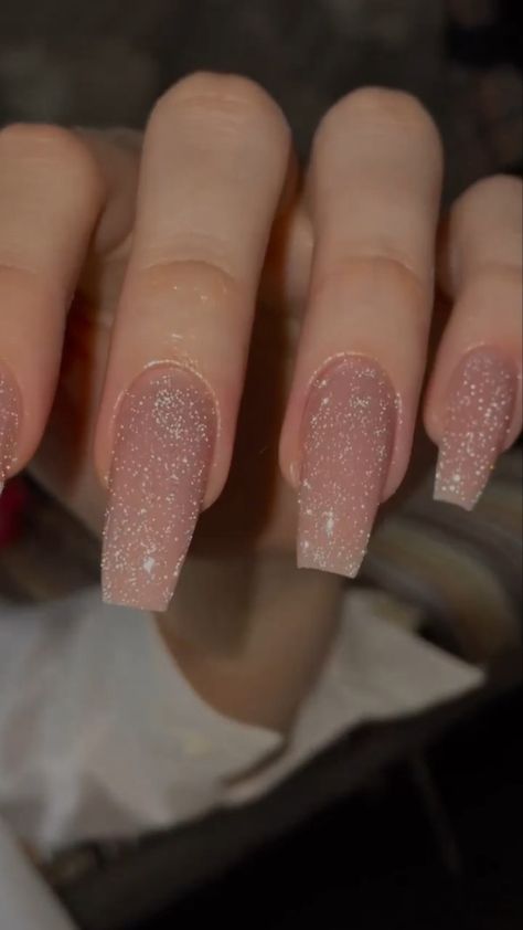 Clear Sparkle Gel Nails, Nude Glitter Acrylic Nails, Neutral Nails With Glitter, Nude Nails Glitter, Glitter Nude Nails, Trendy Nails Glitter, Nude Glitter Nails, Nails With Sparkles, Nude Nails With Glitter