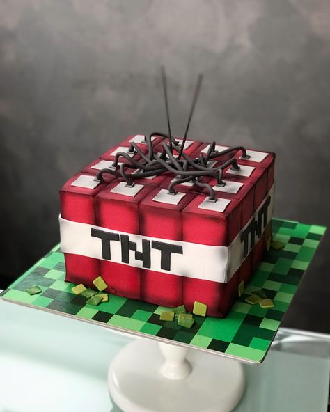 TNT cake Minecraft Tnt Cake, Tnt Cake, Tnt Minecraft, Minecraft Tnt, Minecraft Birthday Party, Minecraft Cake, Kids Cakes, Minecraft Birthday, Minecraft Party