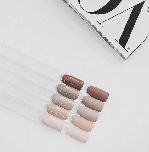 20 Neutral Nail Design Ideas for Every Skin Tone - Beautiful Dawn Designs Nails Minimal, Nail Fashion Trends, Neutral Nail Designs, Beautiful Dawn, Neutral Nail, Nail Salon Design, Nail Logo, Nail Room, Nail Blog