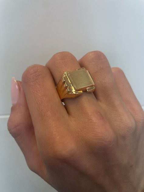 Unisex Gold Seal Ring Vintage Ring Solid 18k Yellow Gold ,Chunky Statement Ring, Estate Ring , Hand Made Custom Signet Ring, Estate Ring, Seal Ring, Signet Ring Men, Gold Statement Ring, Vintage Style Rings, Ring Men, Ring Hand, Unisex Ring