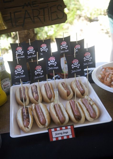 Cool Pirate Party Ideas - Party Food Hot Dogs (Scurvy Dogs) Diy Pirate Party, Pirate Party Food, Pirate Party Ideas, Pirate Food, Party Food For Adults, Pirate Party Games, Kids Pirate Party, Pirate Party Decorations, Mermaid Pirate Party