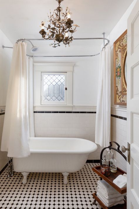 Bungalow Bathroom, Pine Interior, Bungalow Interior, Craftsman Bathroom, Hall House, Craftsman Interior, Hitching Post, Bungalow Homes, Riverside California