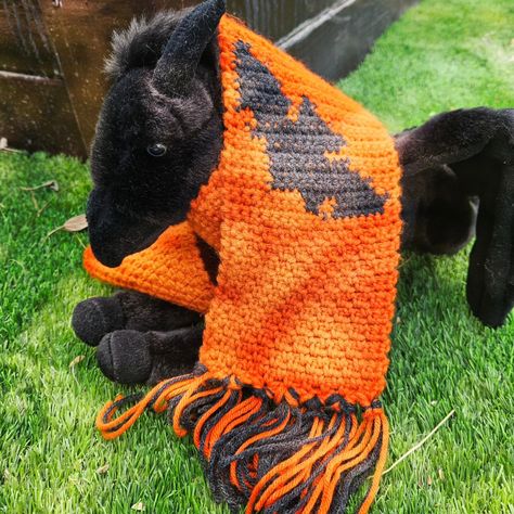 Happy Halloween! This scarf might be a tiny bit long for the thestral, but I think he makes an excellent model. What are everyone's plans for today? The bat tapestry and bat scarf patterns are both available in the Etsy shop and are on sale until tomorrow. #halloweencrochet #spookyseasoncrochet #intarsiacrochet #tapestrycrochetpattern #etsycrochet #etsycrochetshop #etsycrochetpattern #crochetpatternsale #autumncrochetscarf #autumncrochet Bat Tapestry, Scarf Patterns, Crochet Shop, Tapestry Crochet Patterns, Crochet Fall, Scarf Crochet, Scarf Crochet Pattern, Halloween Crochet, Tapestry Crochet