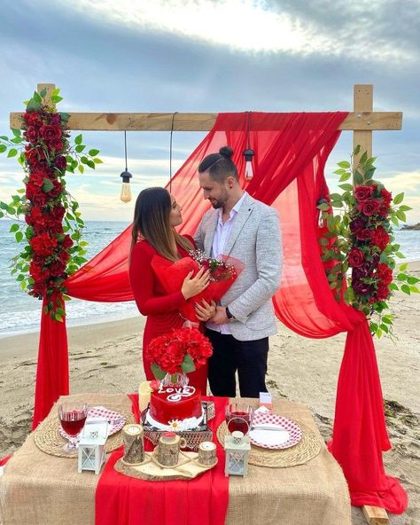 Candle Light Dinner Romantic Couple, Candle Light Dinner Ideas, Italian Dinner Party Decorations, Romantic Beach Picnic, Picnic Party Decorations, Valentine Tablescape, Surprise Birthday Decorations, Dinner Party Decorations, Picnic Decorations