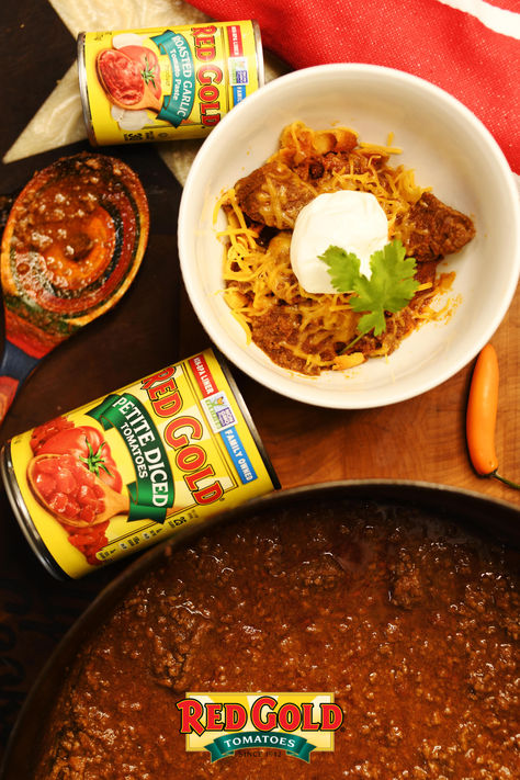 texas chili recipe Beer Chili, Texas Chili, Texas Food, Chipotle Sauce, Beef Stew Meat, Chili Red, Hearty Meal, Corn Chips, Cooking For One