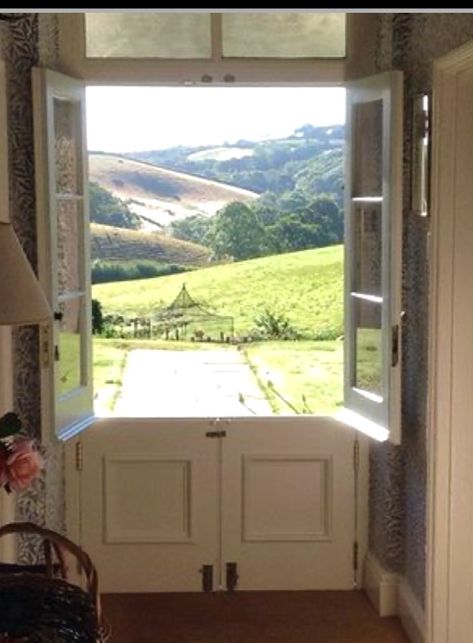 A Room With A View, English Country Decor, English Decor, Dutch Bros, English Country Style, Room With A View, Country Cottage Decor, Dutch Door, Cottage Interiors