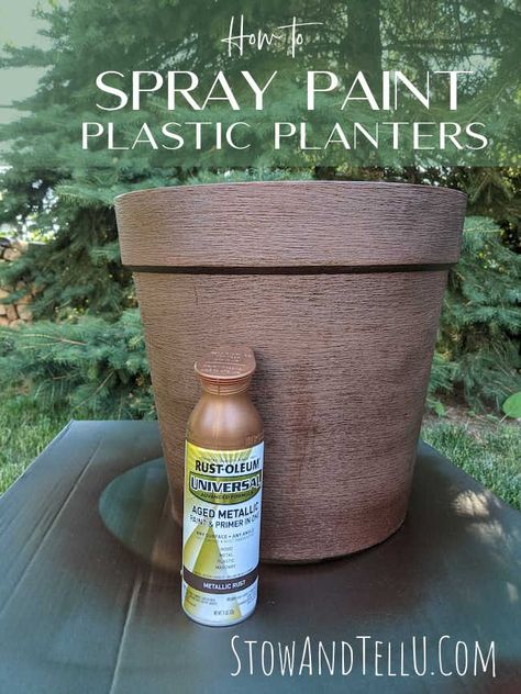 Step-by-Step Instructions for how to spray paint plastic planters. Only a few supplies are needed to turn old plastic planters into new-looking garden pots. Free printable directions included. #spraypaint #spray #paint #garden #planters #pots #containers #plastic #curbappeal #budget Spray Paint Plastic Planters, Spray Paint Flowers, Paint Garden Pots, Spray Paint Plastic, How To Spray Paint, Paint Plastic, Garden Planters Pots, Painted Plant Pots, Plastic Plant Pots