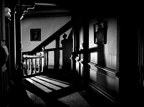 Noir City, Philip Marlowe, Film Noir Photography, Noir Photography, Claire Trevor, Noir Detective, Mystery Film, Norman Bates, Noir Movie