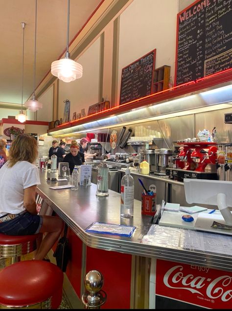 Soda Fountain Bar, Diy Soda, 50's Diner, 50s Diner, Veggie Dogs, Retro Diner, Soda Fountain, Cafe Interior Design, Basement Design