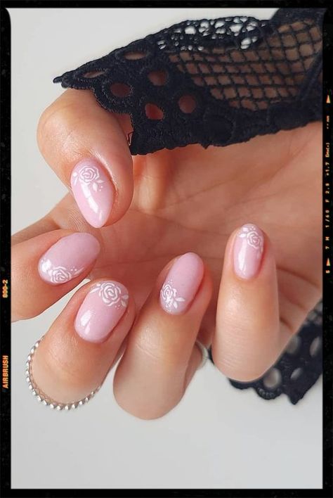 Short Nails - Minimalist Nails Almond Nails Red, Rose Nail Design, Most Beautiful Flower, Holiday Nails Christmas, Subtle Nails, Airbrush App, Rose Nails, Neutral Nails, Acrylic Nails Coffin