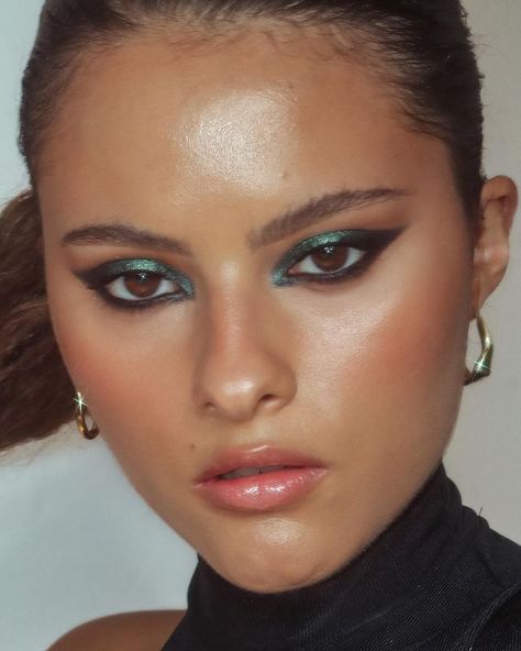 Work Makeup Looks, Peacock Eye Makeup, Peacock Makeup, Peacock Eyes, Pop Makeup, Work Makeup, Day Makeup, Daily Style, Makeup Skin Care