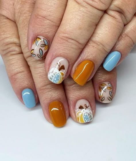 Blue Pumpkin Nail Art, Fingernails Painted Fall, Fall Harvest Nails, Atum Nails Design, Autumn Fingernails, Fall Fingernail Designs Autumn, November Themed Nails, Short Fall Nail Designs 2023, November Nail Ideas Gel Short