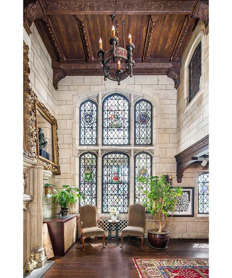 44 Gramercy Park North - DuJour Castle House Interior, English Tudor Homes, New York Penthouse, Castle Home, Interesting Interiors, Gramercy Park, Tudor Style Homes, New York City Apartment, Castles Interior