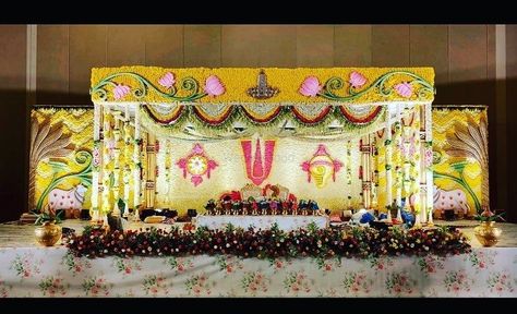 Traditional Pelli Mandapam Decoration, Simple Reception Stage Decor, Kalyana Mandapam Decorations, Hindu Marriage Decoration Stage, Govinda Namalu, Ayush Homam, Pelli Decoration, Lotus Flower Decoration, Engagement Stage