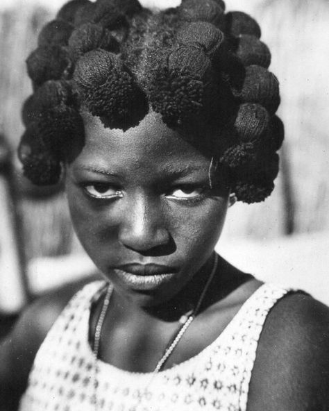 Zeitreisender on Instagram: “Wolof girl, Senegal. 1950 #tarihi #history  #historygeek #historyofart #historybuff #historyfacts #historylovers #historygram #historynerd…” Traditional African Hairstyles, Magic Board, Hair Afro, African People, We Are The World, African Culture, African Beauty, African Hairstyles, Black Culture