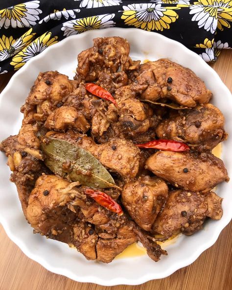 Casa Baluarte Filipino Recipes: Spicy Chicken Adobo Chicken Recipe Filipino, Filipino Party Food, Filipino Adobo Recipe, Recipe Filipino Food, Chicken Adobo Filipino, Adobo Filipino, Filipino Party, Pork Adobo Recipe, Filipino Pork Recipes