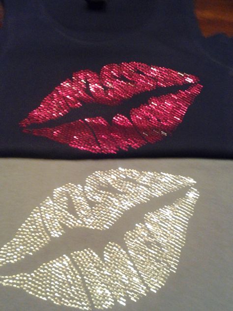 "Kiss Me" Lips rhinestone tee's & tanks  http://diamondlifedesigns.weebly.com Love Sucks, Rhinestone Outfit, Custom Rhinestone, Rhinestone Tees, Custom Tees, Kiss Me, Tee Design, Kiss, Lips