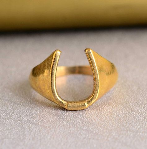 Horseshoe Ring, Western Jewelry, Dainty Gold Ring, Handmade Gift ❥ Customers satisfaction is our biggest priority, please contact us with any questions/queries for future or existing orders, and we will do our best to make sure you are happy with your order. ❥Please make sure to add the correct address during check out. You can return your purchased item within 15 days after successful delivery. We offer a 100% "Money Back Guarantee" if you are not satisfied with your purchase. Return charges wi Equestrian Ring, Lucky Ring, Midi Rings Gold, Horseshoe Jewelry, Horseshoe Ring, Wedding Ring Sizes, 2 Rings, Lucky Horseshoe, Symbolic Jewelry