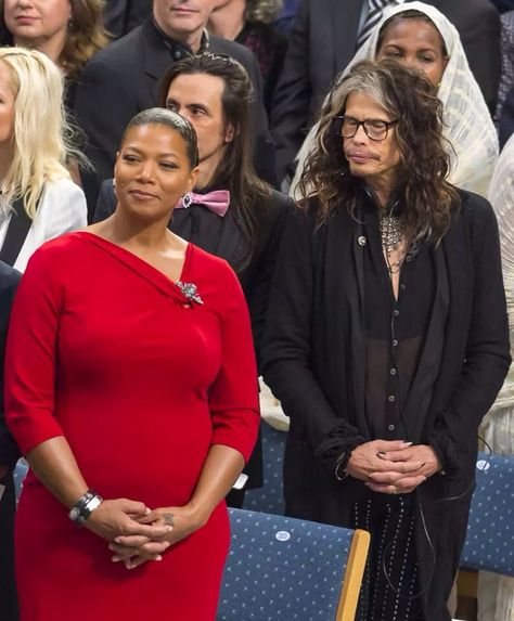 Steven and Queen Latifah at the Nobel Peace Prize ceremony today in Oslo, Norway. December 10, 2014 Plus Size Style Icons, Chic Outfits Classy Casual, Queen Latifah Style, Queen Latifa, Black Lifestyle, Waterfall Valance, Plus Size Chic, Jill Scott, Apple Shape