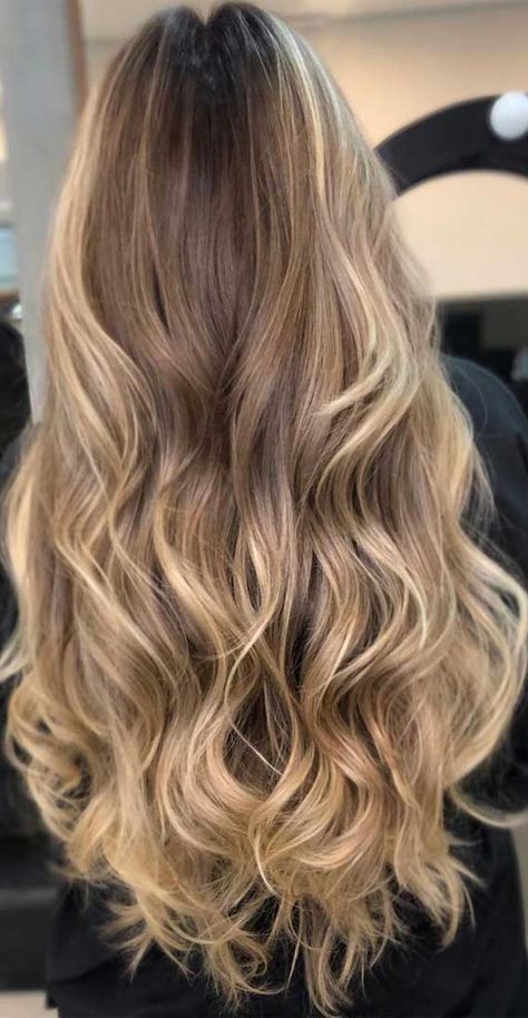 Long Wavy Haircut, Pearl Highlights, Beachy Wavy Hair, Blonde Hair With Roots, Pearl Blonde, Summer Blonde Hair, Balayage Blond, Blond Balayage, Brunette Hair With Highlights