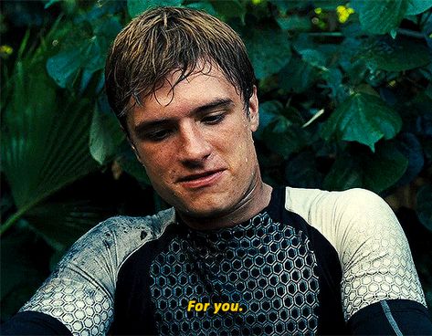 Francis Ha, The Hunger Games Characters, Hunger Games Gif, Hunger Games Josh Hutcherson, Peeta And Katniss, The Hunger Games Catching Fire, Hunger Games Peeta, Hunger Games Characters, Manny Jacinto