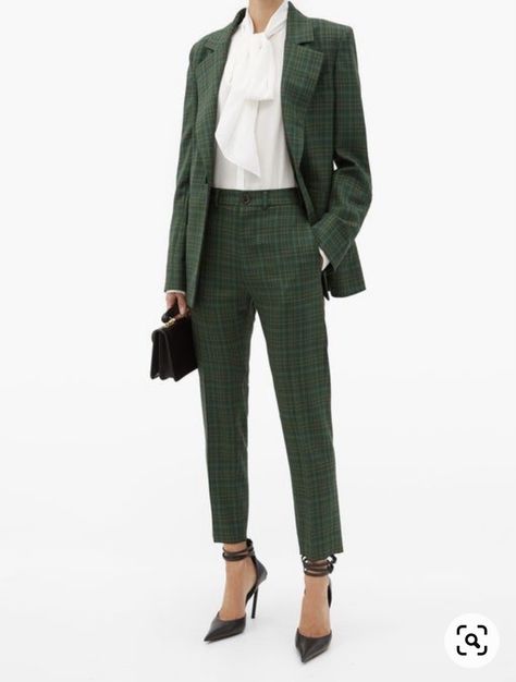 Edgy Professional, Fashionable Business Attire, Chic Business Attire, Business Attire For Women, Business Attire Dress, Women Work Outfits, Formal Business Attire, Types Of Business, Woman Suit