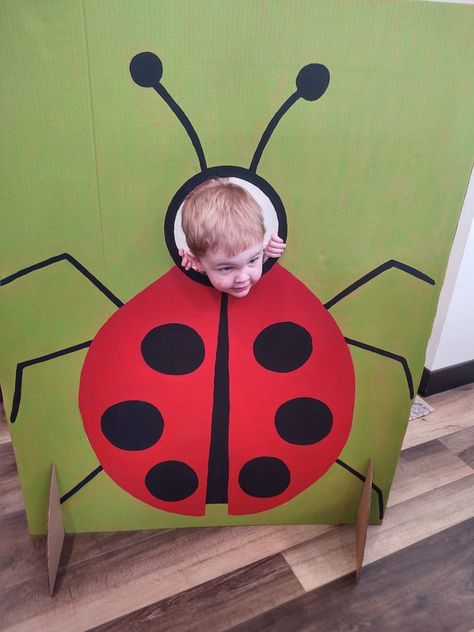 Kids buggy party lady bug photo booth, diy, crafting, birthday, bugs, decorations, cardboard, frame Diy Bug Birthday Decorations, Bug Decorations Party, Bugging Out Birthday, Diy Bug Party Decorations, Girly Bug Birthday Party, First Birthday Bug Theme, Bug Balloon Arch, Bug Themed Birthday Party Decorations, Bug Party Decor